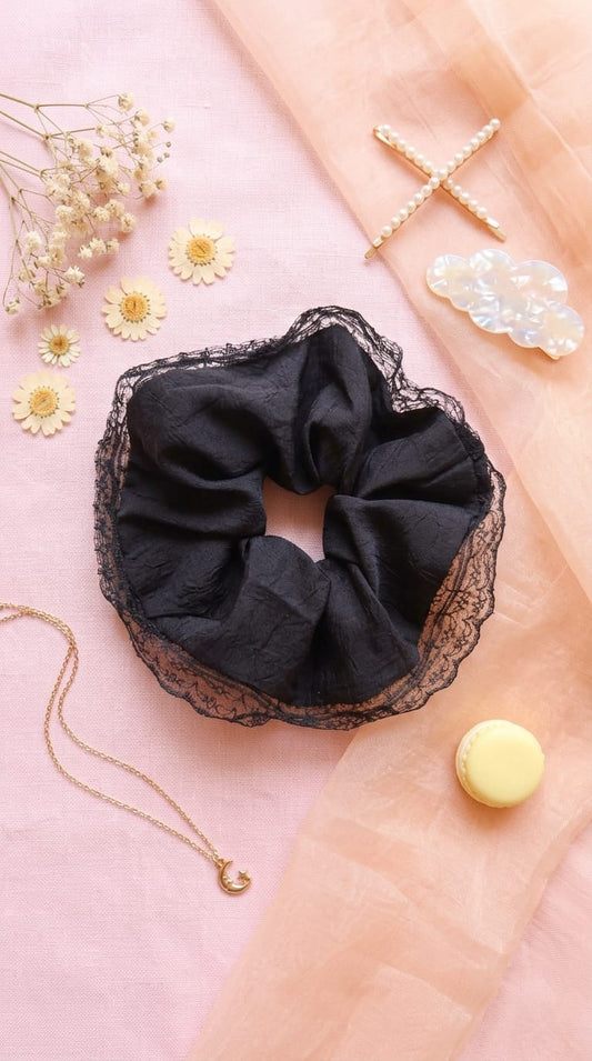 Lace Noir